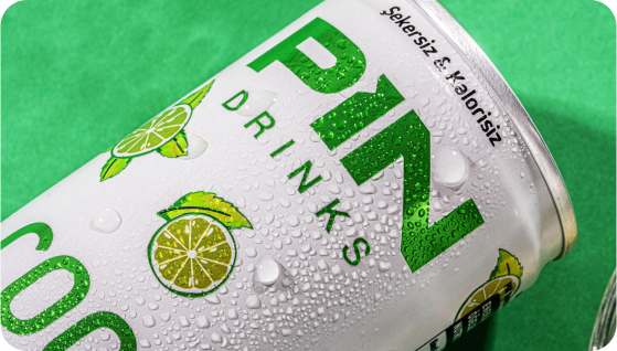 PIN Drinks Cool Lime Flavor Showcase - A close-up of the Cool Lime flavor, featuring a refreshing blend of natural lemon and invigorating mint. Sugar-free, calorie-free, preservative-free, colorant-free, plant-based, gluten-free, and vegan beverage.